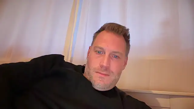 Snapshot of Christian87xxx chatting on November 2025 03:46:01 PM Christian87xxx online show from November 2025 03:46:01 PM