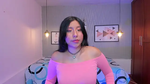 Nohemi louse online show from March 2025 07:28:01 PM