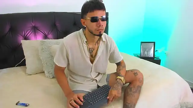 Snapshot of Niick01_ chatting on March 2025 11:32:01 AM Niick01 online show from March 2025 11:32:01 AM