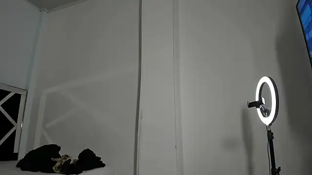 Annyrosee online show from February 2025 10:40:01 PM