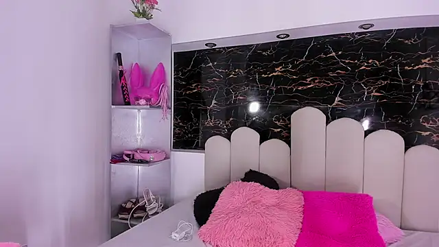 Annyrosee online show from October 2025 08:28:02 PM