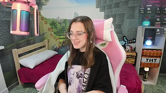 Snapshot of kaisajenner chatting on February 2025 10:44:02 PM kaisajenner online show from February 2025 10:44:02 PM