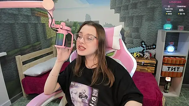 Snapshot of kaisajenner chatting on February 2025 01:49:02 AM kaisajenner online show from February 2025 01:49:02 AM