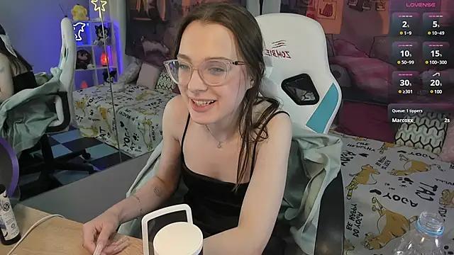 Snapshot of kaisajenner chatting on February 2025 03:57:02 AM kaisajenner online show from February 2025 03:57:02 AM