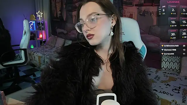 Snapshot of kaisajenner chatting on February 2025 10:53:02 PM kaisajenner online show from February 2025 10:53:02 PM