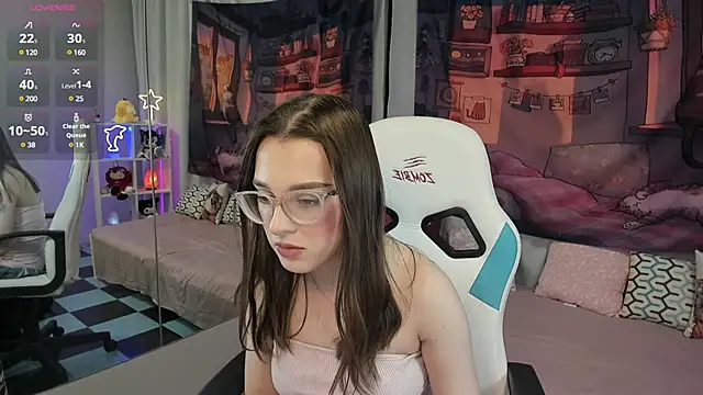 Snapshot of kaisajenner chatting on March 2025 06:00:01 PM kaisajenner online show from March 2025 06:00:01 PM