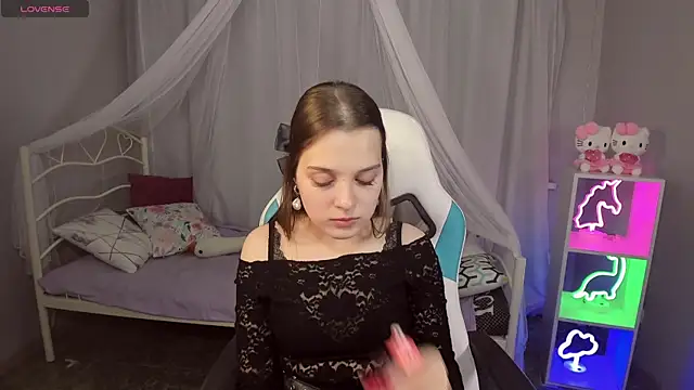 Snapshot of kaisajenner chatting on October 2025 06:52:01 PM kaisajenner online show from October 2025 06:52:01 PM