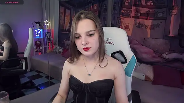 Snapshot of kaisajenner chatting on October 2025 06:47:01 PM kaisajenner online show from October 2025 06:47:01 PM