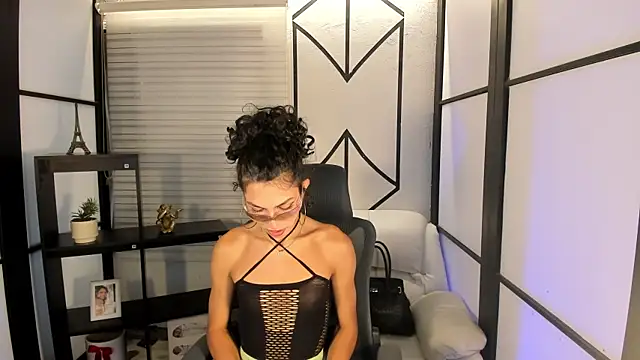 Snapshot of allicemackenzie chatting on February 2025 06:24:01 AM allicemackenzie online show from February 2025 06:24:01 AM