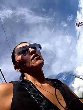 Sofiadelacruz online show from April 2026 09:04:01 PM