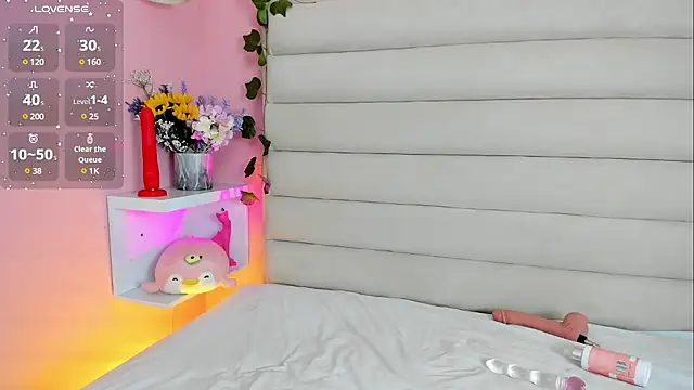Snapshot of PrincessOlivee chatting on March 2025 08:33:02 PM PrincessOlivee online show from March 2025 08:33:02 PM