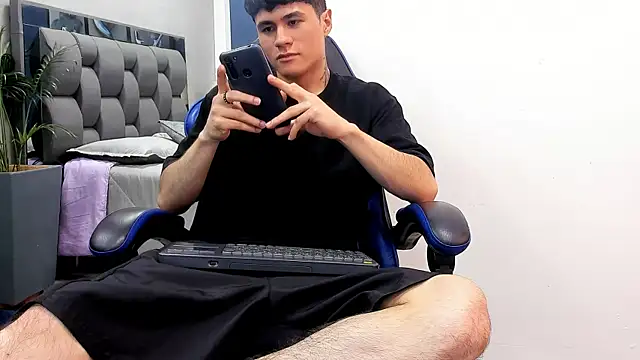 Snapshot of roan_birkin chatting on October 2025 09:01:01 PM roan birkin online show from October 2025 09:01:01 PM