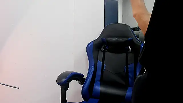 Snapshot of roan_birkin chatting on October 2025 07:23:01 PM roan birkin online show from October 2025 07:23:01 PM