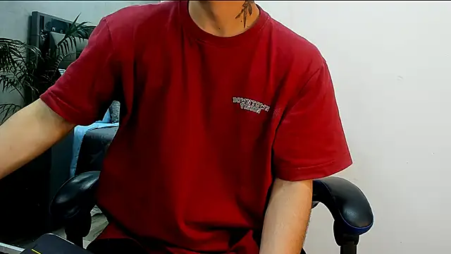 Snapshot of roan_birkin chatting on October 2025 07:26:02 PM roan birkin online show from October 2025 07:26:02 PM