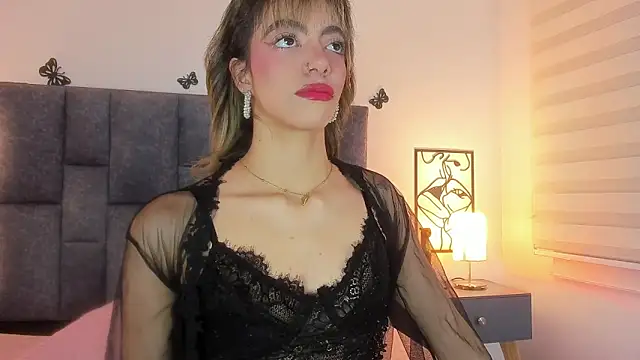 Snapshot of Violetta_Ficher chatting on September 2025 02:12:01 AM Violetta Ficher online show from September 2025 02:12:01 AM