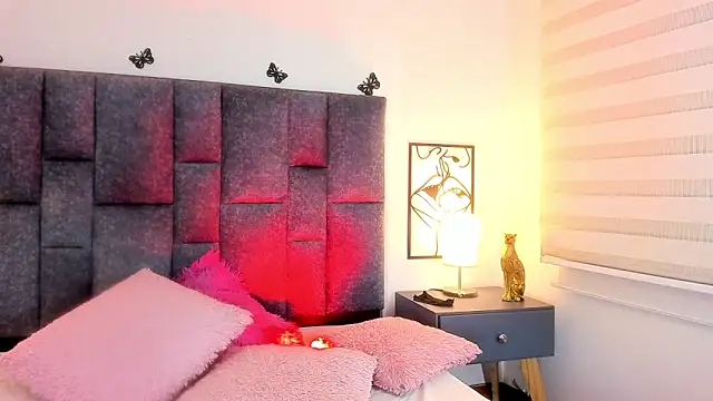 Snapshot of Violetta_Ficher chatting on October 2025 01:00:02 AM Violetta Ficher online show from October 2025 01:00:02 AM