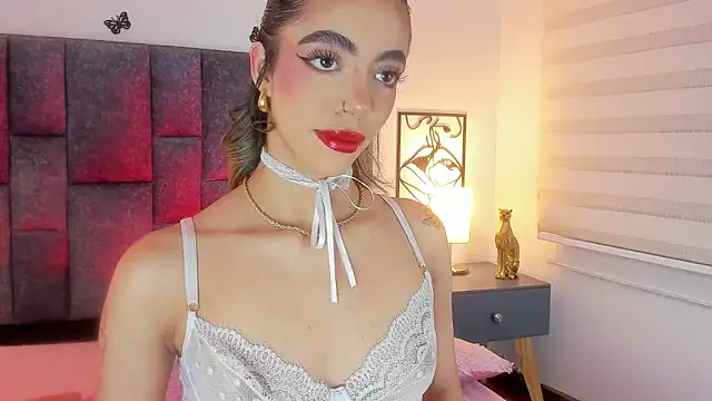 Snapshot of Violetta_Ficher chatting on October 2025 02:08:02 AM Violetta Ficher online show from October 2025 02:08:02 AM