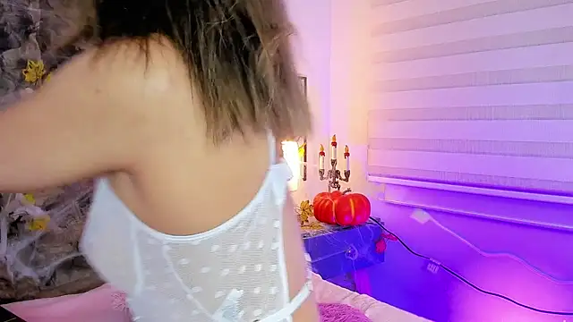 Snapshot of Violetta_Ficher chatting on October 2025 02:26:02 AM Violetta Ficher online show from October 2025 02:26:02 AM