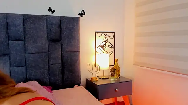 Snapshot of Violetta_Ficher chatting on May 2026 02:18:02 AM Violetta Ficher online show from May 2026 02:18:02 AM