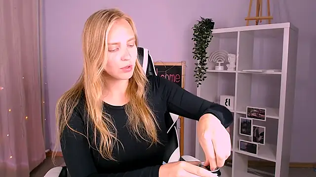 VeronicaAndersen online show from September 2025 03:39:02 AM