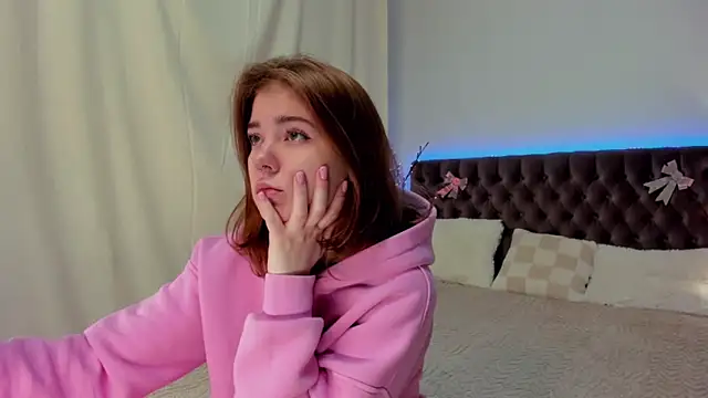 Ella Mayers online show from February 2025 09:25:01 PM