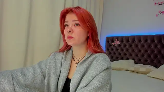 Ella Mayers online show from October 2025 12:03:01 PM