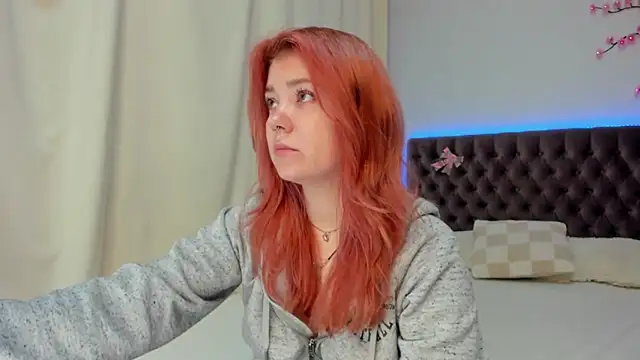 Ella Mayers online show from October 2025 12:26:02 PM