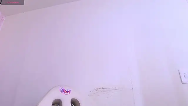 Raichell  online show from November 2025 04:12:01 AM