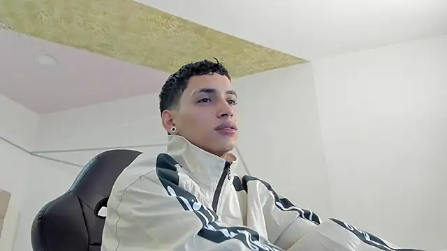 JhoanLeandro online show from September 2025 05:52:02 AM