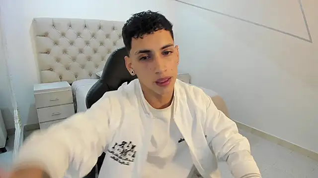 JhoanLeandro online show from October 2025 05:49:02 AM