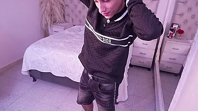 JhoanLeandro online show from April 2026 05:41:01 AM