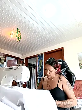 Snapshot of Pantaneirasexy chatting on October 2025 06:29:01 PM Pantaneirasexy online show from October 2025 06:29:01 PM