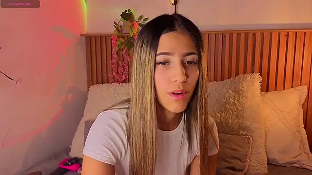 vicky bass online show from October 2025 08:50:02 PM