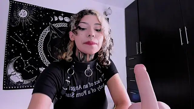 hazellwitch online show from March 2025 04:46:02 PM