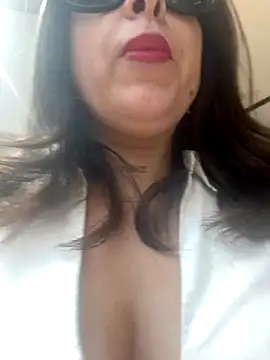 Snapshot of laarti chatting on September 2025 01:00:02 PM laarti online show from September 2025 01:00:02 PM