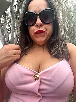 Snapshot of laarti chatting on September 2025 09:43:01 AM laarti online show from September 2025 09:43:01 AM