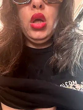 Snapshot of laarti chatting on September 2025 10:50:02 AM laarti online show from September 2025 10:50:02 AM