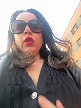 Snapshot of laarti chatting on September 2025 06:28:02 AM laarti online show from September 2025 06:28:02 AM