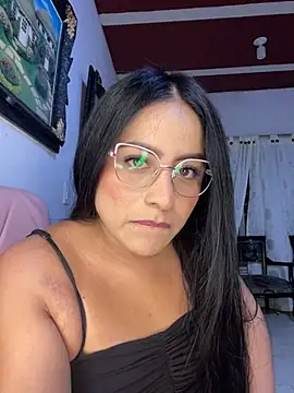 Snapshot of lamaravilla_08 chatting on March 2025 04:41:02 AM lamaravilla 08 online show from March 2025 04:41:02 AM