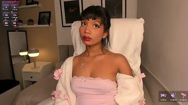 Snapshot of Gigi_Strawberry chatting on October 2025 04:57:01 AM Gigi Strawberry online show from October 2025 04:57:01 AM