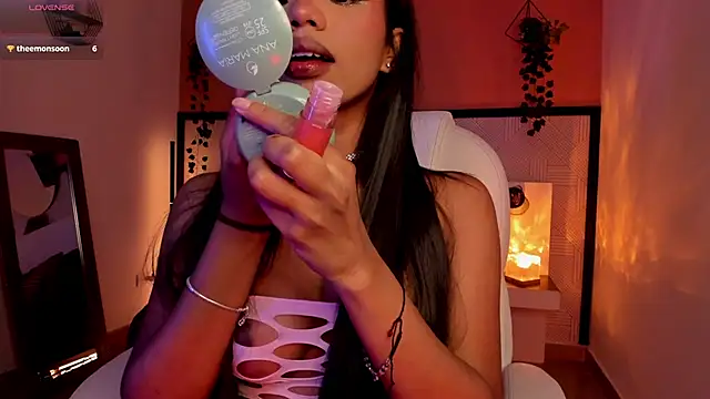 Gigi Strawberry online show from June 2026 07:28:02 AM