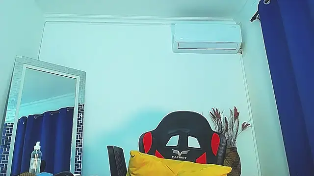 Snapshot of Karla_Dior7 chatting on February 2025 12:50:01 PM Karla Dior7 online show from February 2025 12:50:01 PM