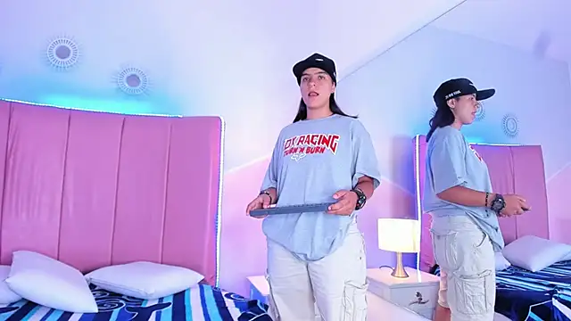 Liiam smith  online show from September 2025 01:14:02 PM