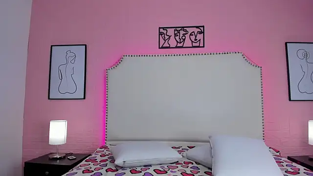  Emma whiitee  online show from October 2025 01:11:01 PM