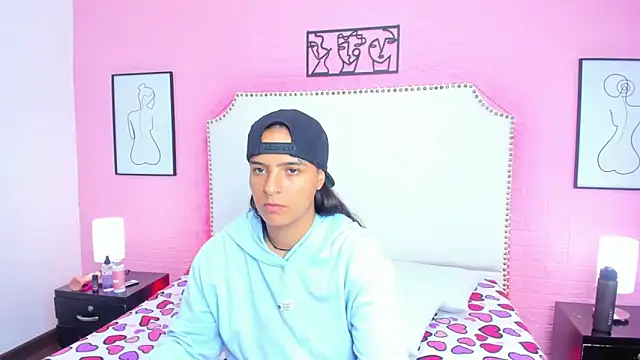  Emma whiitee  online show from October 2025 12:38:01 PM