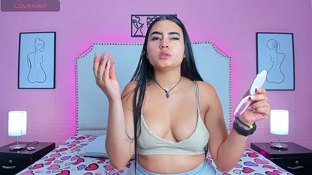  Emma whiitee  online show from November 2025 01:13:02 PM