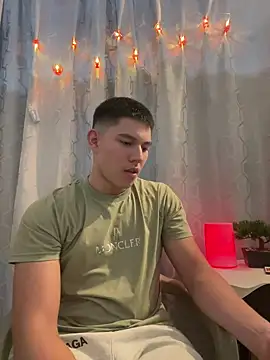 JamesCr  online show from February 2025 01:35:02 AM