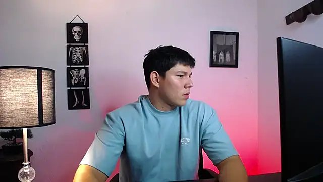 JamesCr  online show from October 2025 02:12:02 AM