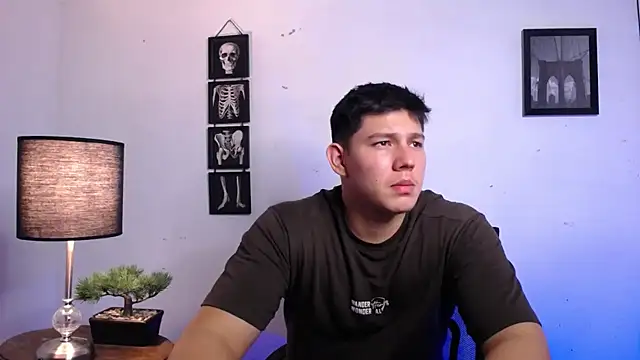 JamesCr  online show from November 2025 01:15:01 AM