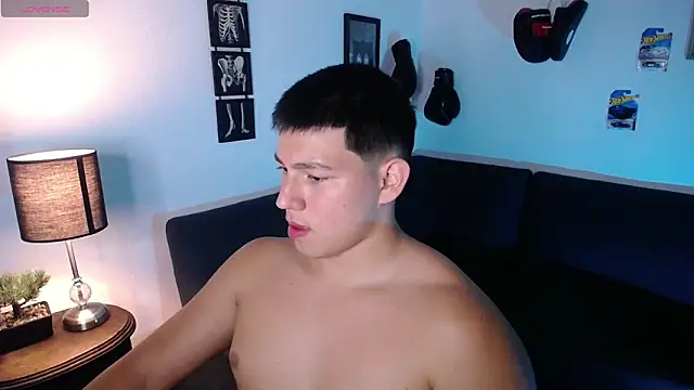 JamesCr  online show from March 2026 12:15:01 AM